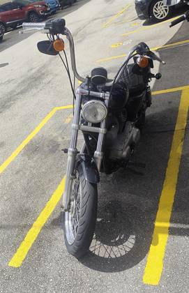HARLEY-DAVIDSON SPORTSTER XL 883 